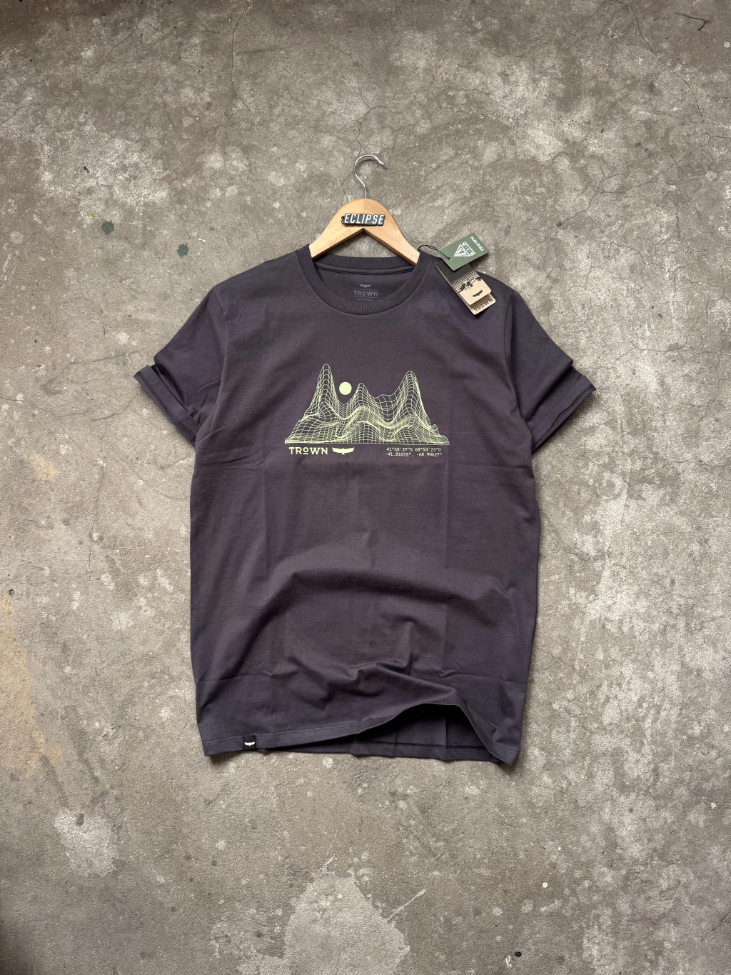Remera TROWN ( Oversize )