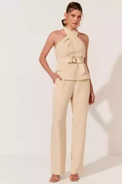 Blusa Andriele Bege na internet