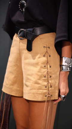 SHORTS AMANDA na internet