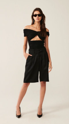 Blusa Jasmin Preta na internet