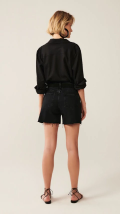 Camisa Luara Preta na internet