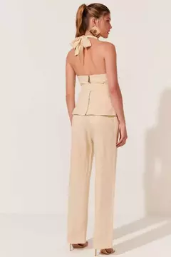 Calça Andriele Bege na internet