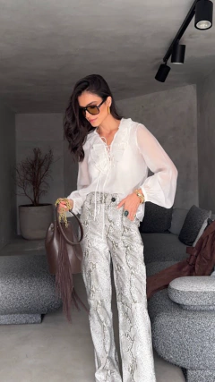 BLUSA GIULIA OFF WHITE na internet