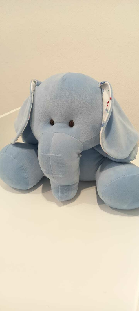 Elefante grande celeste