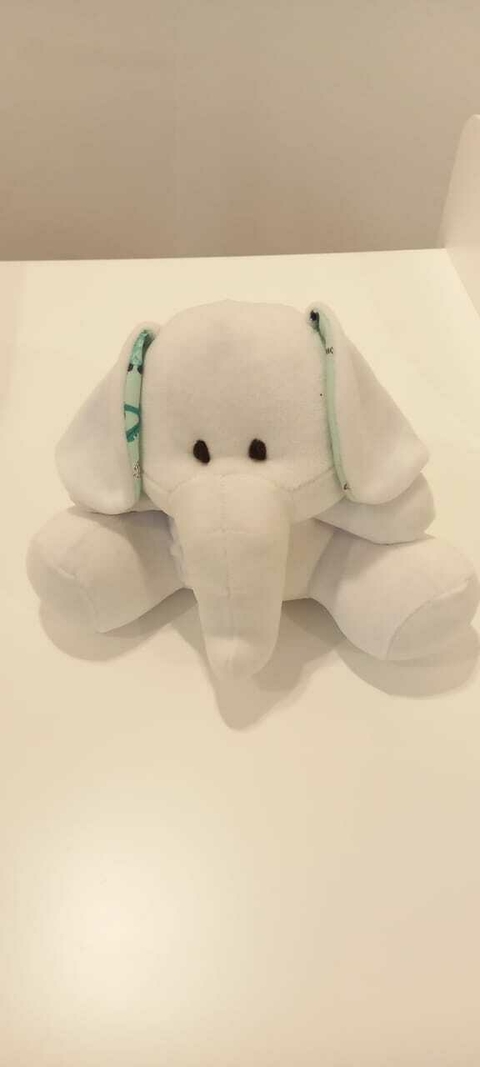 Elefante chico blanco en internet