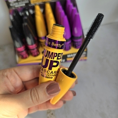 Macara de pestañas Waterproof Pumped Up - Miss Betty - Zafira Cosmetics