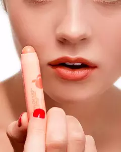 Balsamo para labios Kiss - Revlon - Tono: 015 Juicy peach en internet