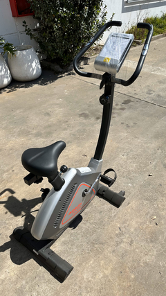 Bicicleta Vertical Línea Hogar Athletic 500BV - Outlet - comprar online