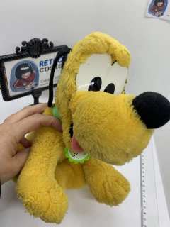 Peluche Pluto collar verde