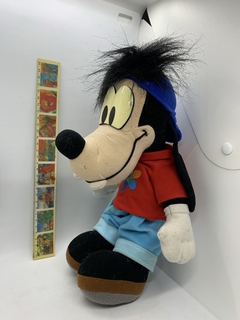 Peluche Max Goof, hijo de Goofy Disney - RETROCOSIS