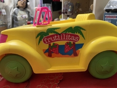 Auto de Frutillitas en internet