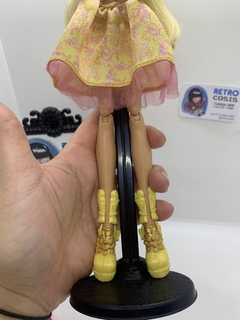 Ever After High Rosabella Beauty Birthday Ball - RETROCOSIS