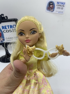Ever After High Rosabella Beauty Birthday Ball - RETROCOSIS