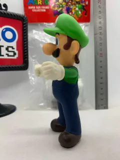 Figura Sofubi Luigi en internet