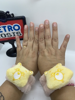Muñequeras para skincare de ositos cariñosos en internet