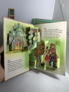 Libro - mago de Oz - The Wonderful Wizard of OZ - Pop-up book en internet
