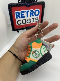 Llavero Equipos NBA - zapatilla Boston Celtics - RETROCOSIS