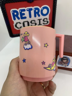 Taza plástica Lucy Linn rosa "Luna" 1 - RETROCOSIS