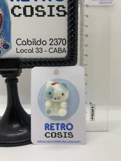 Pin de Felpa Hello Kitty gris