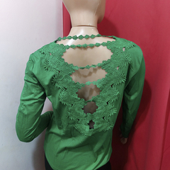 REMERA CON ENCAJE. ART 1137