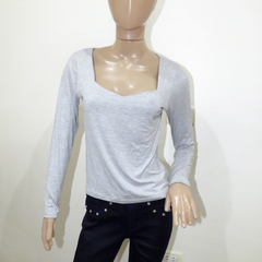 Remera con escote. ART 1002 en internet
