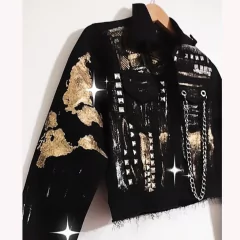 CAMPERA CON TACHAS Y BRILLOS DORADOS. ART 3054 - comprar online