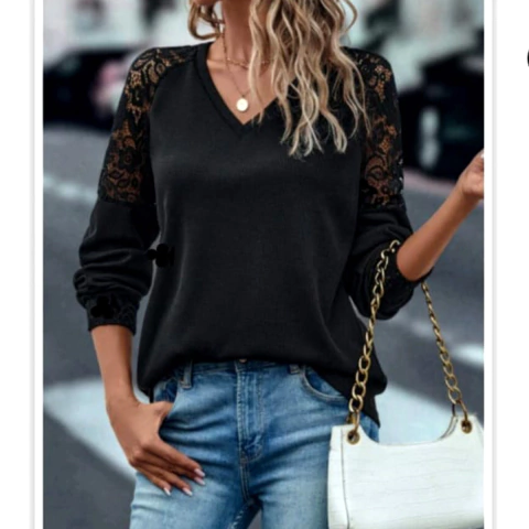 REMERA DE LANILLA CON ENCAJE. ART 1035