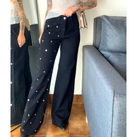 JEANS WIDE LEG CON TACHAS. ART 4240