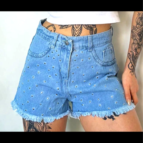 SHORT DE JEANS RIGIDO CON TACHAS. ART 4660