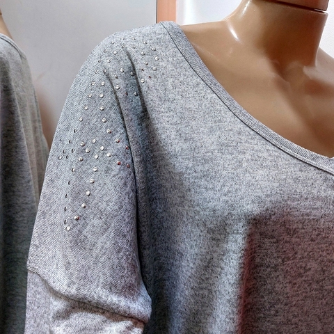 SWEATER DE LANILLA CON APLIQUES. ART 2082