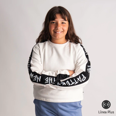 BUZO TWEEN CROP GUADALUPE CRUDO PLUS