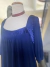 Blusa azul en internet
