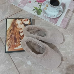 PANTUFLAS DE PIEL SINTÉTICA IMPORTADA ROSA 38 BASE DE GOMA