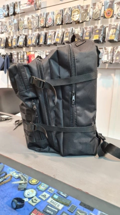 MOCHILA TACTICA NEGRA 60LTRS en internet