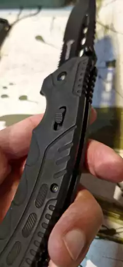 NAVAJA J26 TACTICA CON MULTIFUNCION OCULTO