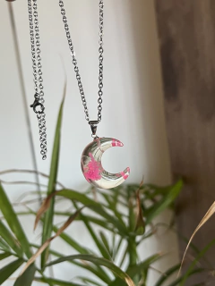 Collar BAJO EL MISMO CIELO pink medialuna - comprar online