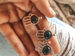 MANITOS CON HOWLITE/LUNAR/CUARZO BLANCO/ONIX NEGRO X2 U. - comprar online