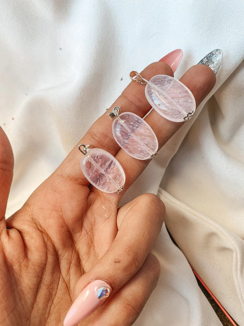 Medallones mini de Cuarzo Rosa tamaño chico. 