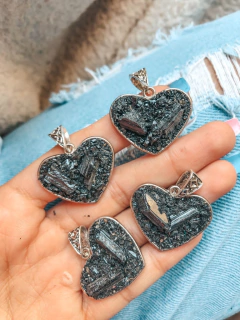 Dijes de turmalina negra en forma de corazón venta por mayor y menor Piedras Namaste