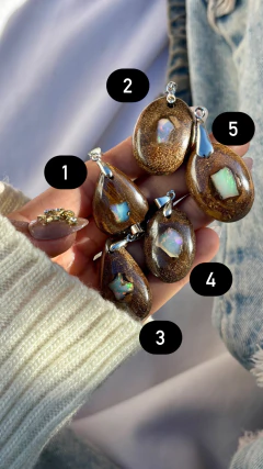 Dijes de Ópalos de Etiopía en matriz - comprar online