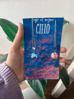 Collares bajo el mismo cielo