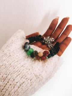 Siete chakras y roca volcánica - comprar online