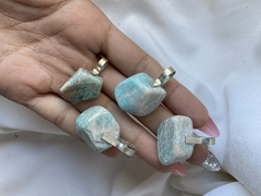 Dijes de Amazonita rolada con engarce artesanal.