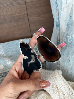 Dijes de chapas de ágatas negras coonn baño electrolítico de plata.