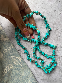Tira de escallas de Howlite turquesa.