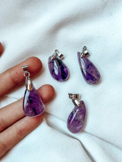 Dijes únicos de Amatista trapiche natural.  Piedras namaste
