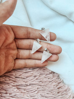 Dijes de cuarzo rosa piedra natural en forma de triángulo Namaste