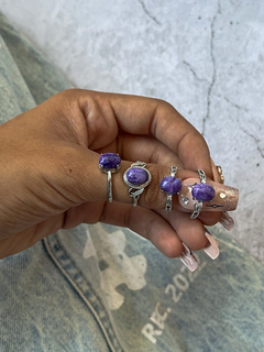 Anillos de Charoita de Rusia, baño de niquel. 