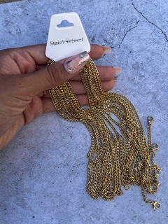Pack de cadenas para collar de acero dorado, modelo grumet aplanada de 45 cm de largo, con mosquetón listas para usar. 