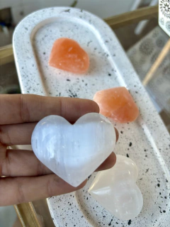 corazones de selenita pulida de coleccion 